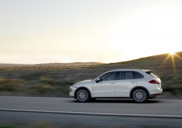 Seitenansicht des Porsche Cayenne S Hybrid