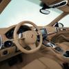 <p>Cockpit und Armaturen im Porsche Cayenne S Hybrid</p>