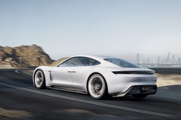 Porsche Konzeptstudie Mission E:
Porsche Konzeptstudie Mission E