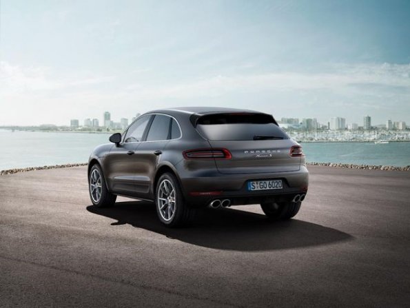 Die Heckansicht des Porsche Macan S Diesel