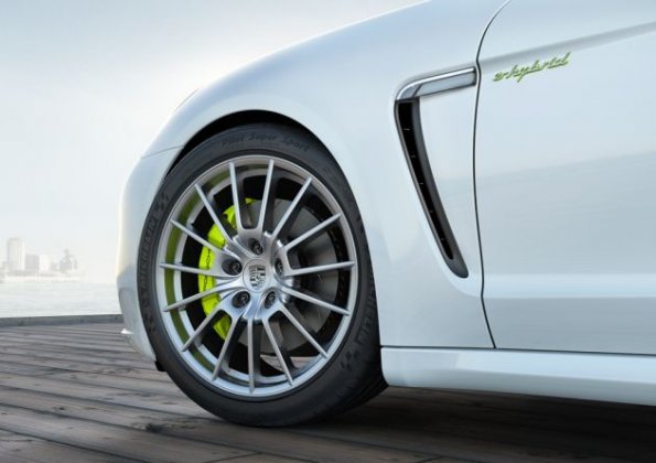 Detail am Porsche Panamera S E-Hybrid