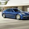 <p>Front- und Seitenansicht des Porsche Panamera S Hybrid</p>