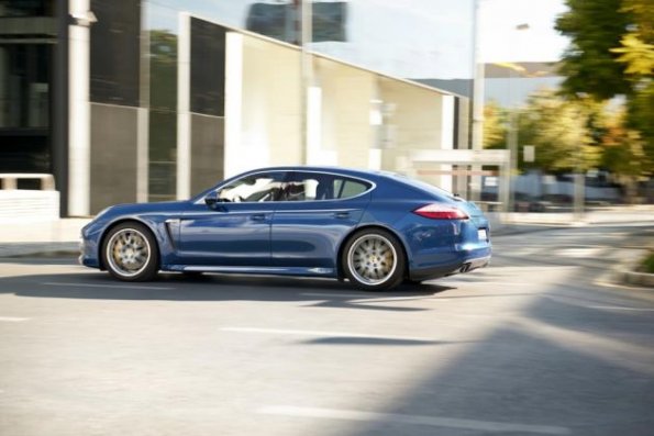 Der Porsche Panamera S Hybrid im Profil