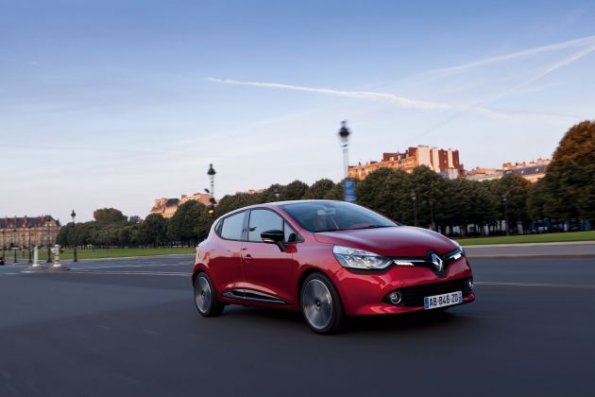 Front- und Seitenansicht des Renault Clio