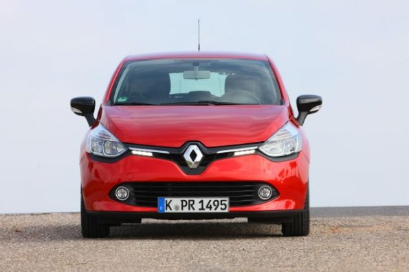 Die Aufnahme zeigt das Gesicht des Renault Clio