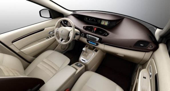 Cockpit und Armaturentafel im Renault Grand Scenic