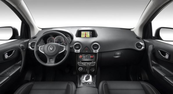 Die Armaturentafel im Renault Koleos