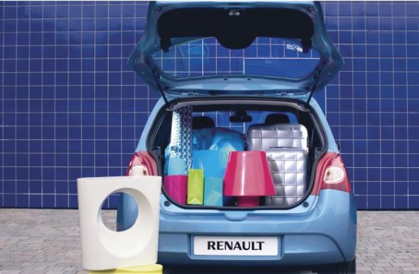 Ein Blick unter die Ladeklappe des Renault Twingo 