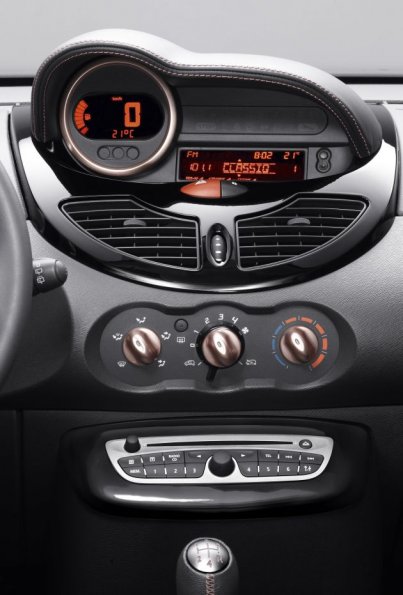 Detailaufnahme aus dem Innenraum des Renault Twingo Miss Sixty