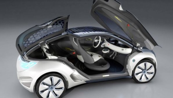 Der Renault Zoe Z.E. Concept mit geöffneten Flügeltüren, außerdem sich die Schmetterlingstüren für den Einstieg hinter zu sehen