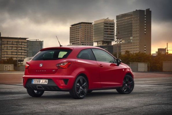 Heck- und Seitenpartie des Seat Ibiza Cupra