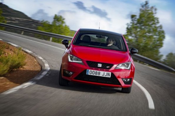 Fahrzeugfront des Seat Ibiza Cupra