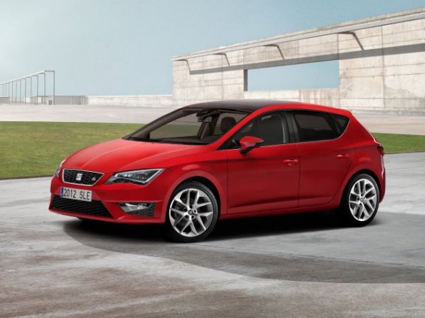 Front- und Seitenansicht am Seat Leon