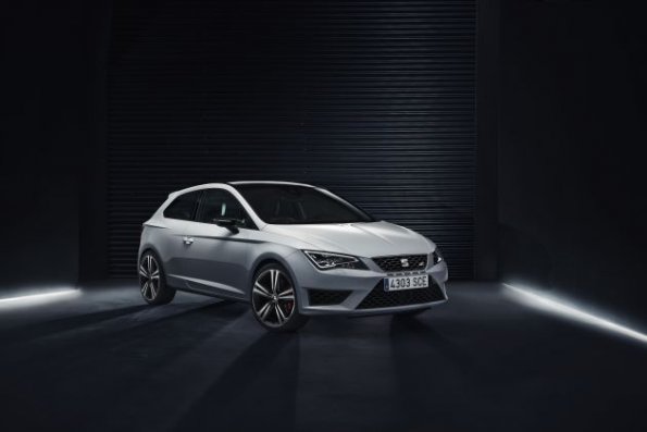 Front- und Seitenansicht des Seat Leon Cupra