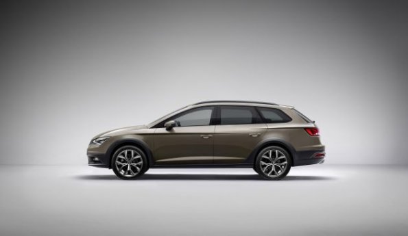 Seitenansicht des Seat Leon Xperience