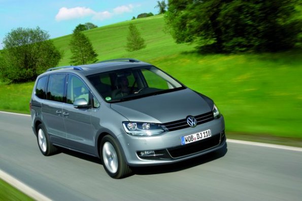 Frontansicht des neuen VW Sharan