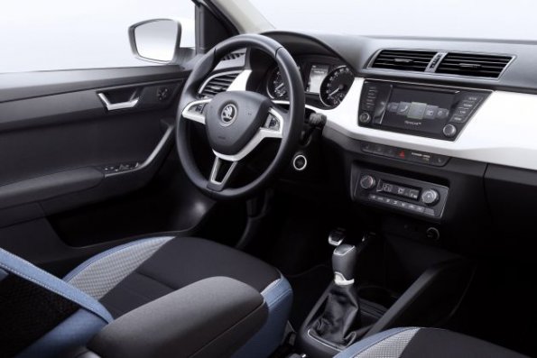 Cockpit und Armaturen im Skoda Fabia Combi 