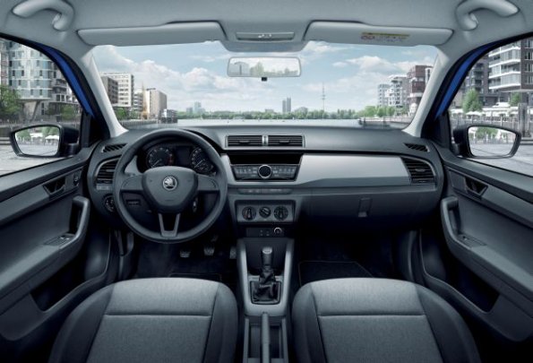 Cockpit und Armaturen im Skoda Fabia Combi 