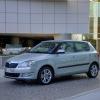 Die Front- und Seitenpartie der Skoda Fabia Limousine