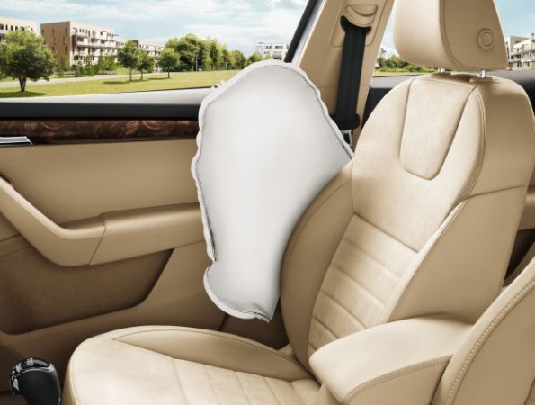 Der hintere Airbag im Skoda Octavia