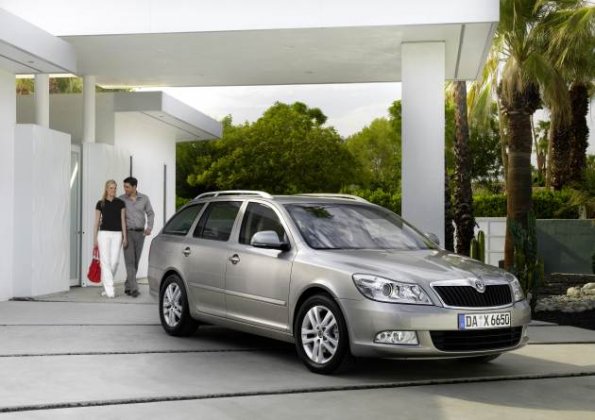 Seitenansicht des Skoda Octavia Combi nach dem Facelift 2009