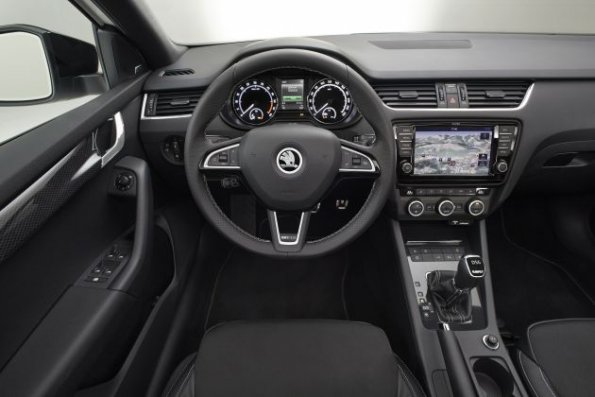 Das Cockpit im Skoda Octavia RS