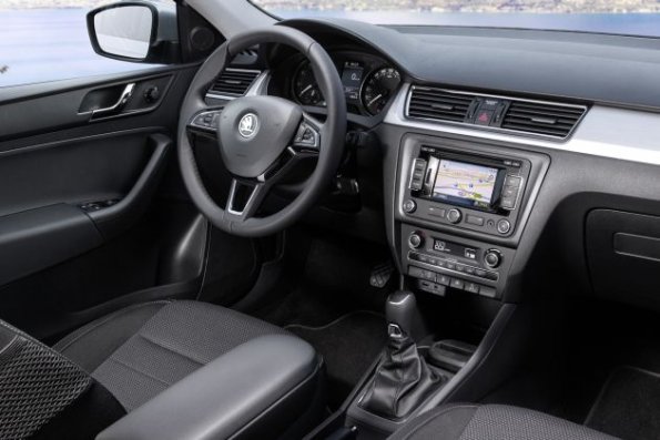 Cockpit und Armaturen im Skoda Rapid Spaceback