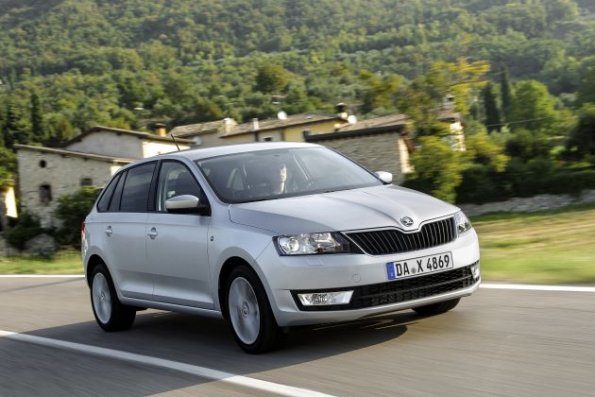 Front- und Seitenansicht des Skoda Rapid Spaceback