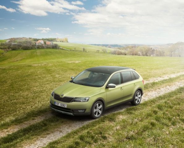 Frontpartie des Skoda Rapid Spaceback Scoutline 