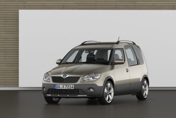 Die Frontpartie des Skoda Roomster Scout