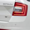 <p>Die Heckleuchten am Skoda Octavia RS Combi</p>