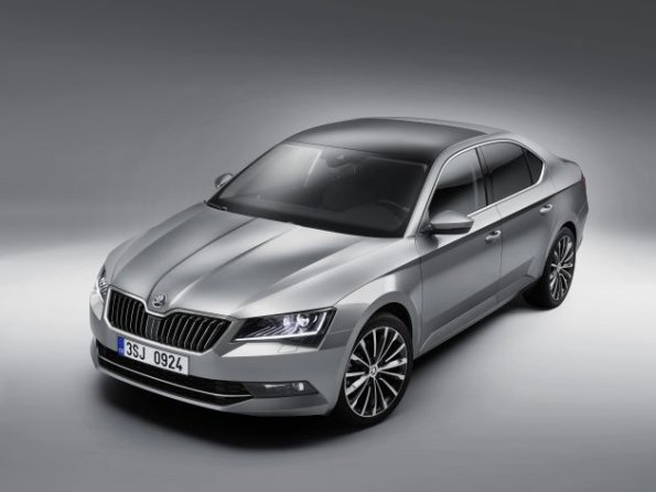 Frontansicht des Skoda Superb