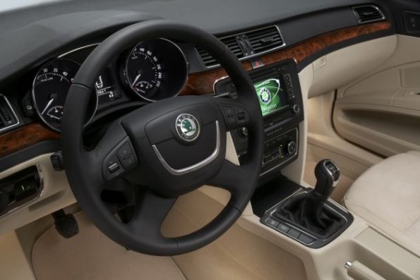 Das Cockpit des Skoda Superb