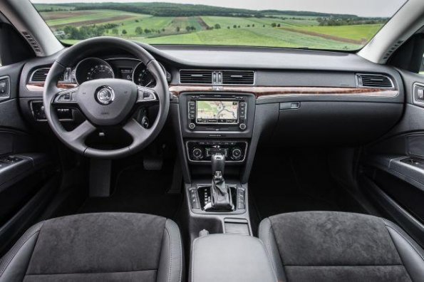 Die Armaturen im Skoda Superb Combi