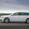 <p>Der Skoda Superb Combi im Profil</p>