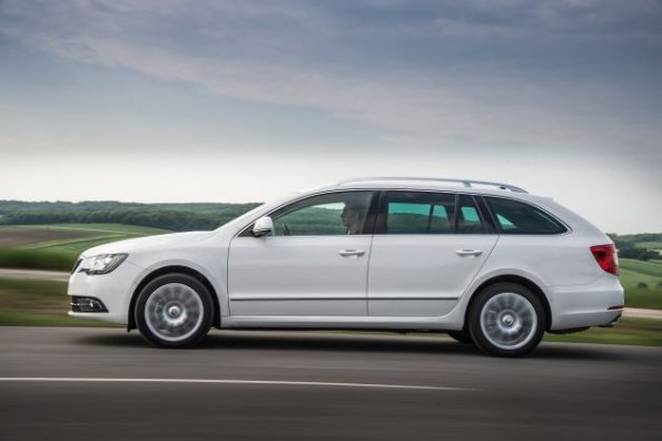 Der Skoda Superb Combi im Profil