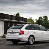 <p>Die Heckpartie des Skoda Superb Combi</p>