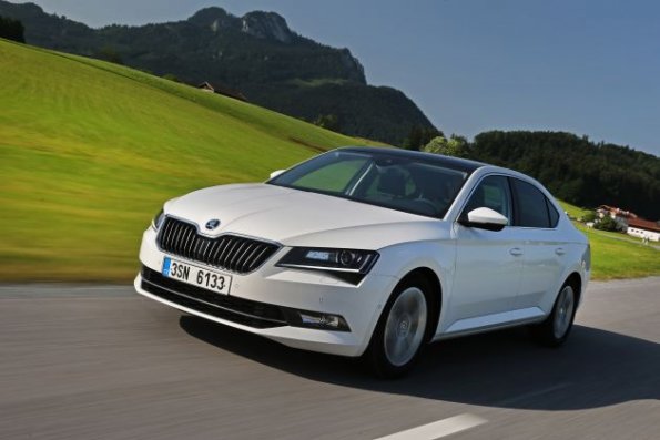 Frontansicht des Skoda Superb Greenline 