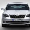 <p>Die Frontansicht der Skoda Superb Limousine</p>