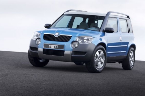 Das Konzept-Auto Skoda Yeti im Yeti-Blau aufgenommen von vorn. 