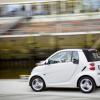 Das smart fortwo cabrio in einer Fahraufnahme<br />