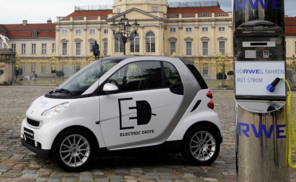 Im Berliner smart fortwo ed ist bereits eine Lithium Ionen Batterie im Einsatz