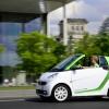 Eine Fahraufnahme des smart fortwo electric drive 2012