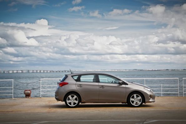 Die Silhouette des Toyota Auris