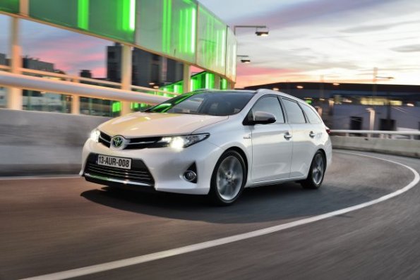 Die Frontpartie am Toyota Auris Touring Sports