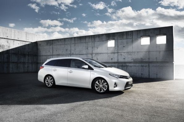 Die Seitenpartie des Toyota Auris Touring Sports