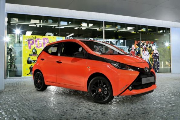 Front- und Seitenperspektive des Toyota Aygo