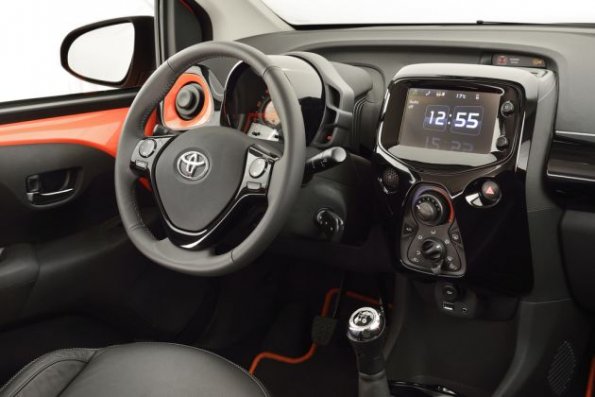 Das Cockpit des Toyota Aygo