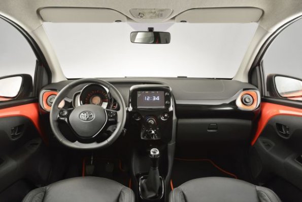 Die Armaturen im Toyota Aygo