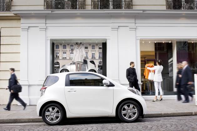 Toyota iQ:
Toyota iQ